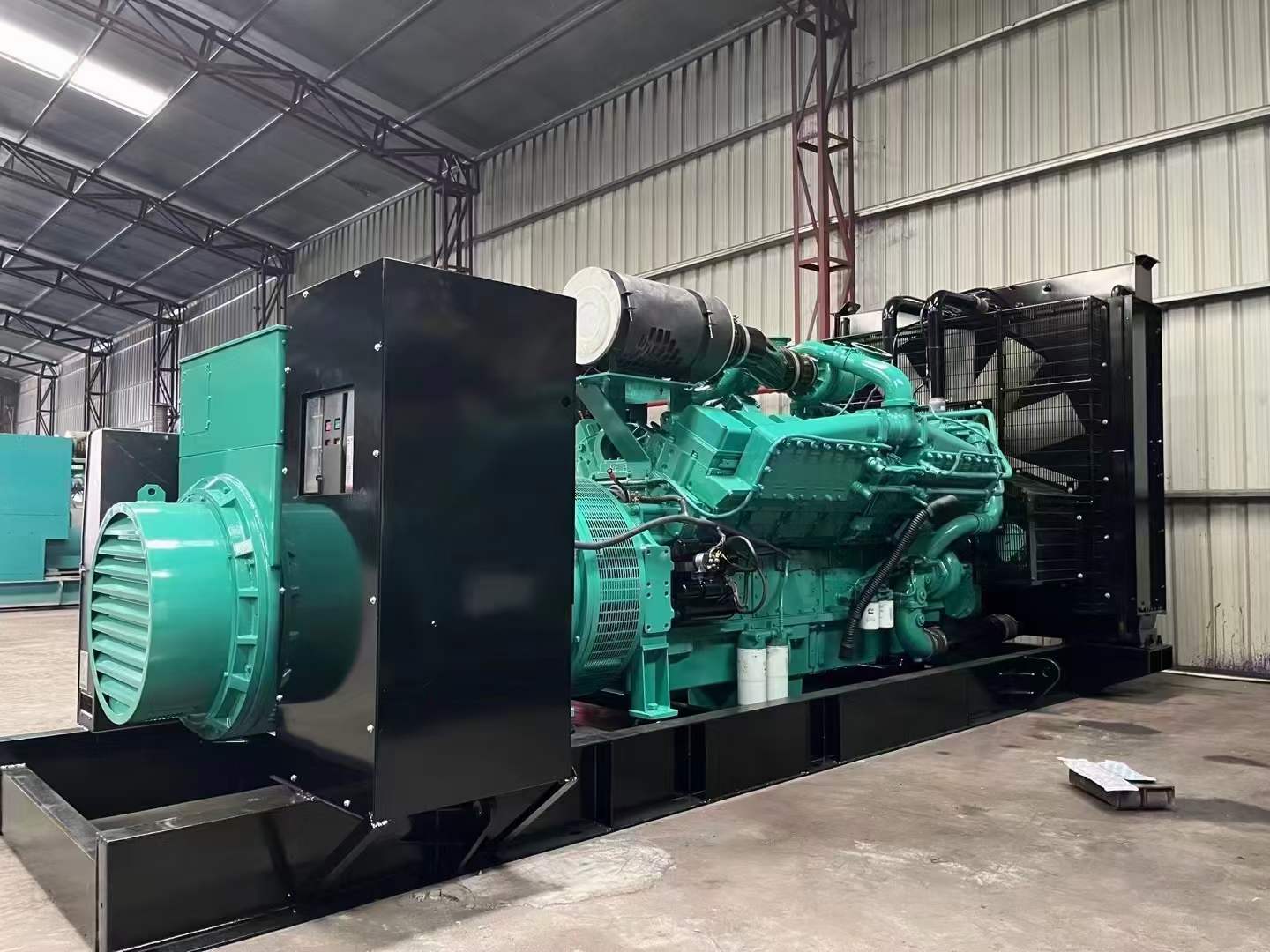 海伦如何降低 800kW 柴油发电机输出电流的波动？