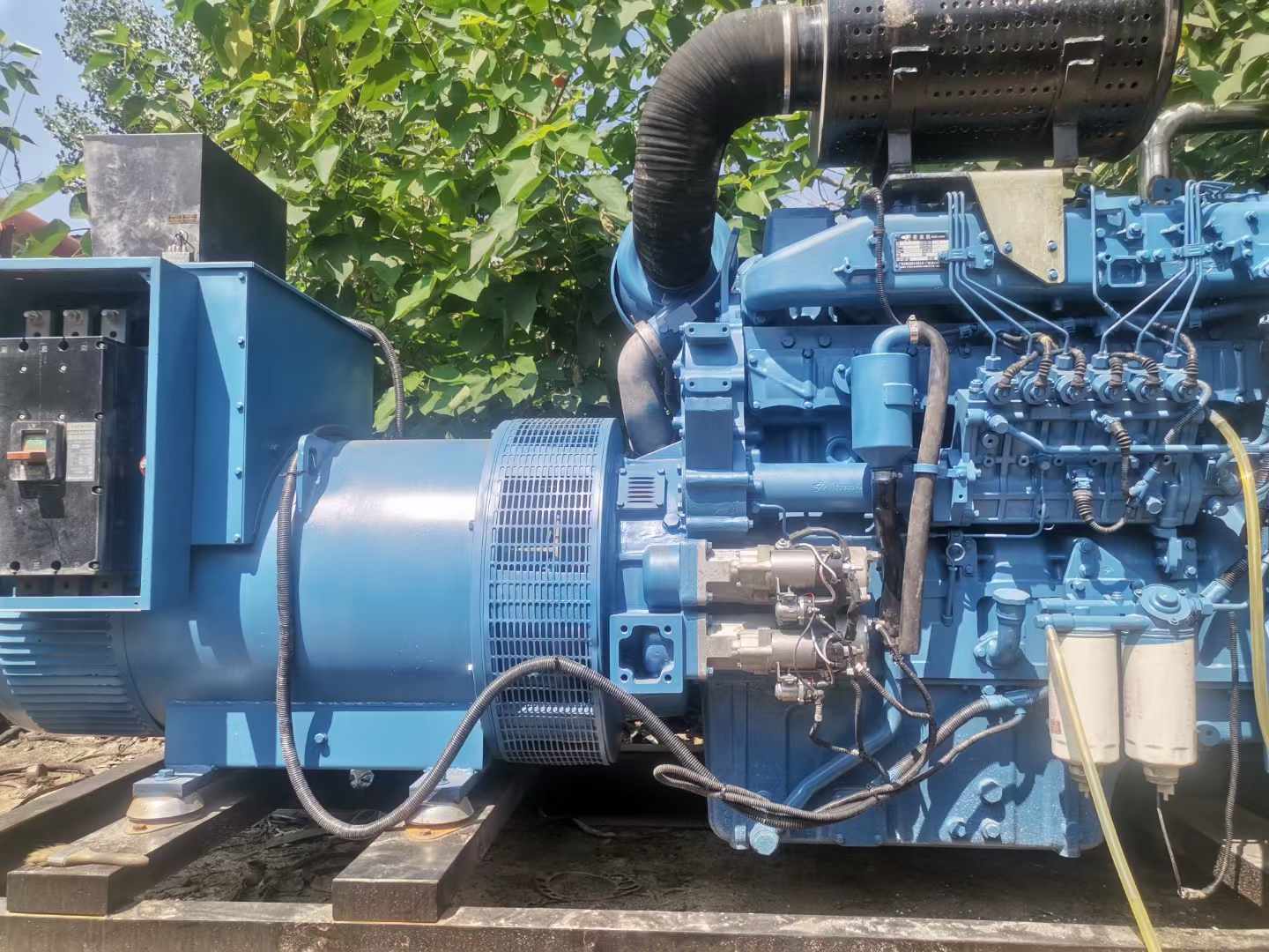 海伦详细说明降低 800kW 柴油发电机输出电流波动的方法